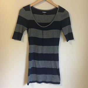 Express basic long length half sleeve shirt Size M